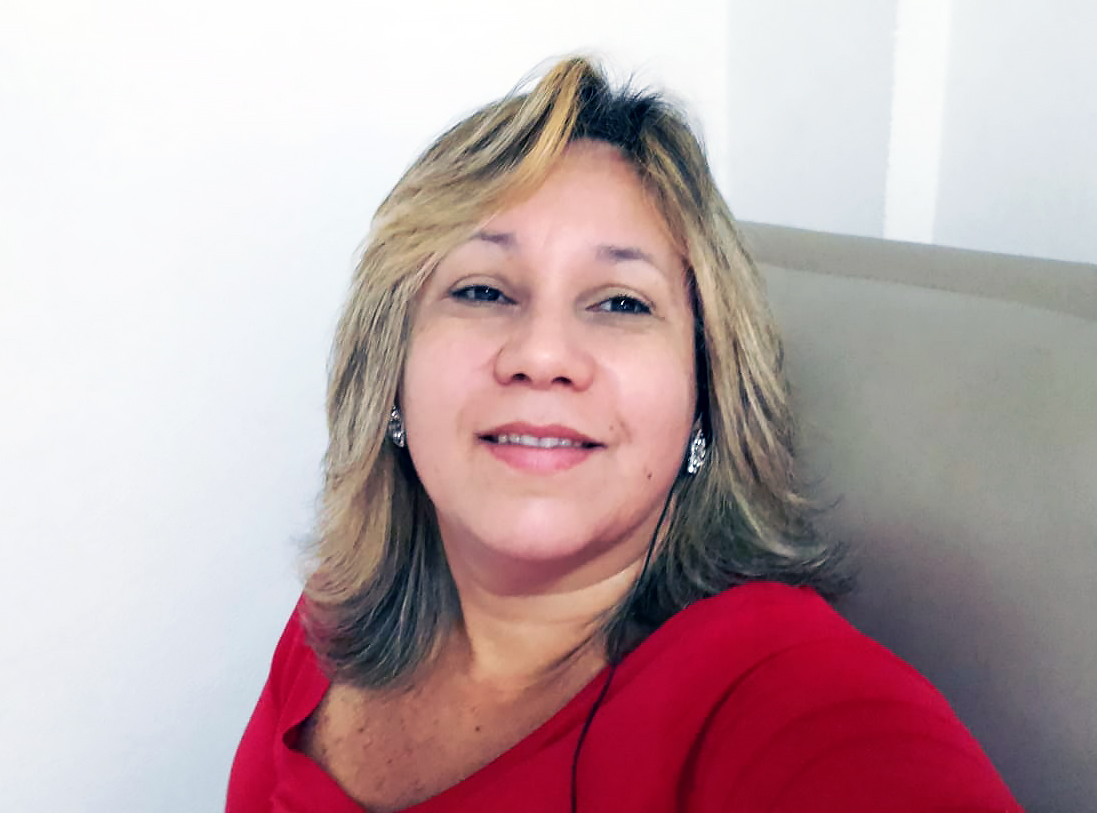 Psicóloga Clínica e Neuropsicologa Francisca Carvalho – CRP.: 05/41520 Olá! Sou Francisca Carvalho, Psicóloga Clínica com especialização em Neuropsicologia. Atendo crianças, adolescentes e adultos, oferecendo um espaço acolhedor e cuidadoso para lidar com diversas demandas, como ansiedade, depressão e outras questões emocionais. Especializações: Minha formação em Neuropsicologia me permite compreender de forma mais profunda as questões relacionadas ao funcionamento cerebral e suas implicações na saúde mental. Além disso, realizo laudos para concursos públicos e privados, e tenho experiência no atendimento de casos de autismo, TDAH, entre outros. Atributos: Como mulher brasileira, mãe, moradora do Rio de Janeiro, entendo a importância da empatia e da sensibilidade no meu trabalho. Busco oferecer um atendimento humanizado, respeitando a individualidade e as particularidades de cada pessoa que atendo. Marque Sua Consulta: Se você está em busca de um espaço seguro para lidar com suas questões emocionais e psicológicas, marque sua consulta comigo. Estou aqui para ajudá-lo a encontrar o equilíbrio e a qualidade de vida que você merece. Doenças tratadas por Francisca Carvalho: Ansiedade Autismo Depressão Estresse Fobias Luto Psicossomática TDAH Transtorno Bipolar Transtorno de Ansiedade Generalizada (TAG) Transtorno de Déficit de Atenção e Hiperatividade (TDAH) Transtorno Obsessivo-Compulsivo (TOC) Transtornos de Personalidade Transtornos do Humor entre outros...